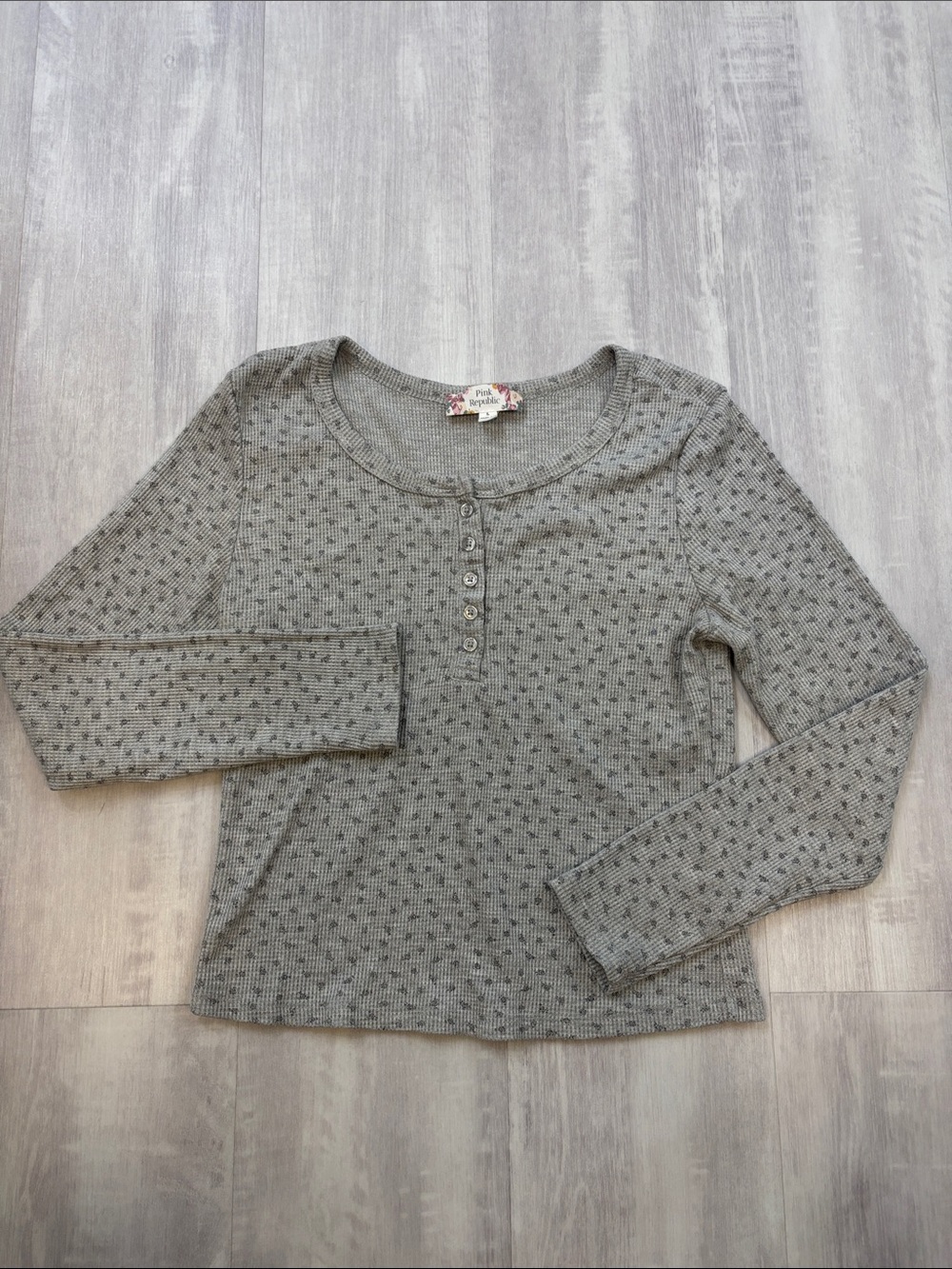 Pink Republic Gray Knit Henley Long Sleeve Top Large